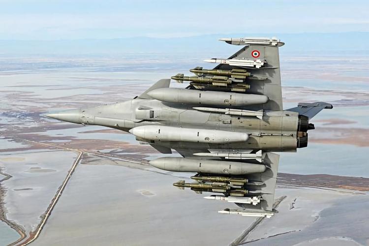 Українські винищувачі F-16 зможуть нести французькі ...