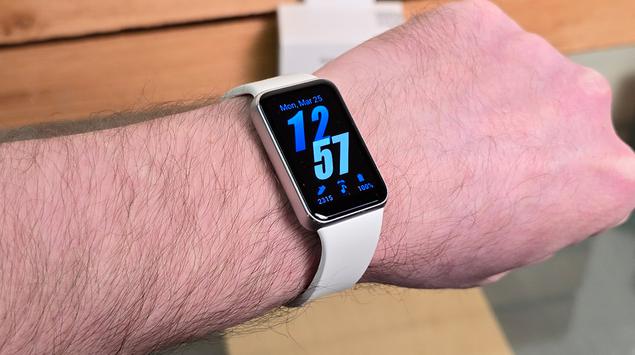 Samsung Galaxy Fit3 review: fitness bracelet ...