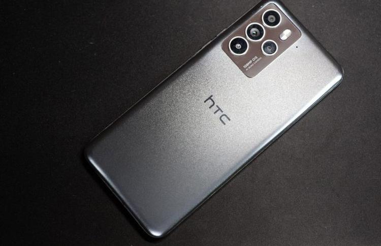Ймовірний HTC U24 Pro з'явився в ...