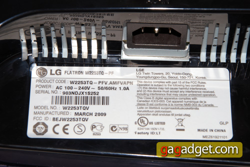 22-дюймовочка: беглый обзор FullHD-монитора LG W2253TQ-3 LG-W2253TQ_05.jpg